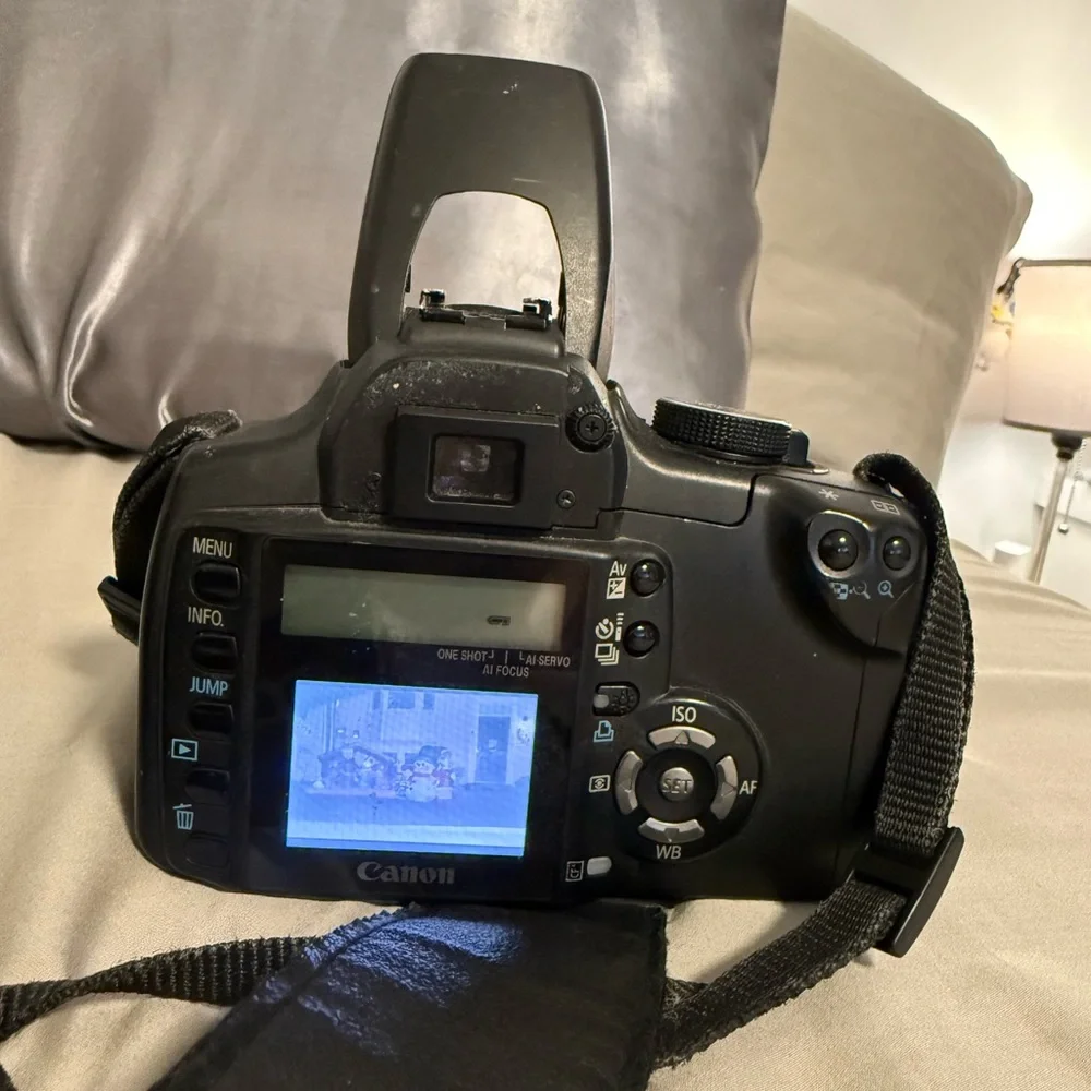 Canon Digital Rebel XT DSLR Camera